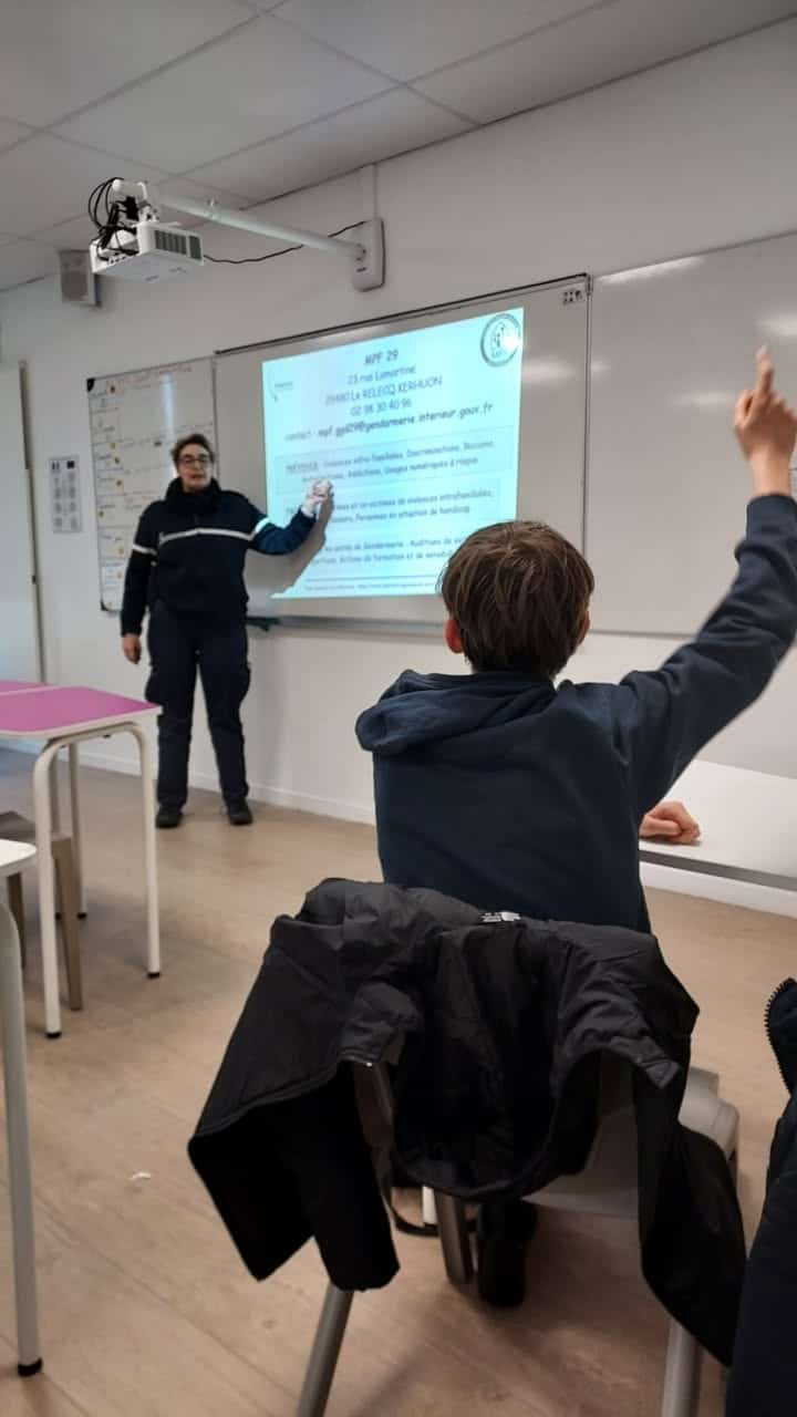 Parcours TOUS CITOYENS – NON AU HARCELEMENT SCOLAIRE Au courant 1 1605202101612647 - Le Relecq-Kerhuon Brest Parcours TOUS CITOYENS – NON AU HARCELEMENT SCOLAIRE Au courant 1 1605202101612647 - Le Relecq-Kerhuon Brest
